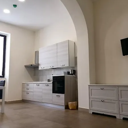 Chiostro San Francesco - Casa Di Ospitalità Religiosa Alojamento de Acomodação e Pequeno-almoço Nápoles